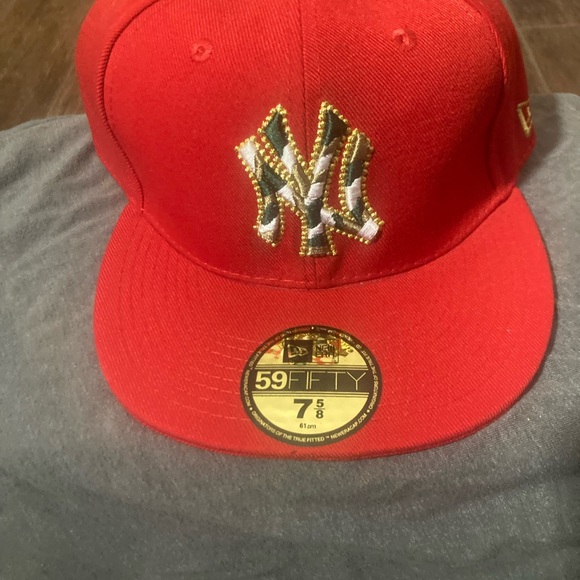 Brand new never worn dead stock New Era Fitted hats. Won’t find these elsewhere! - Picture 3 of 3